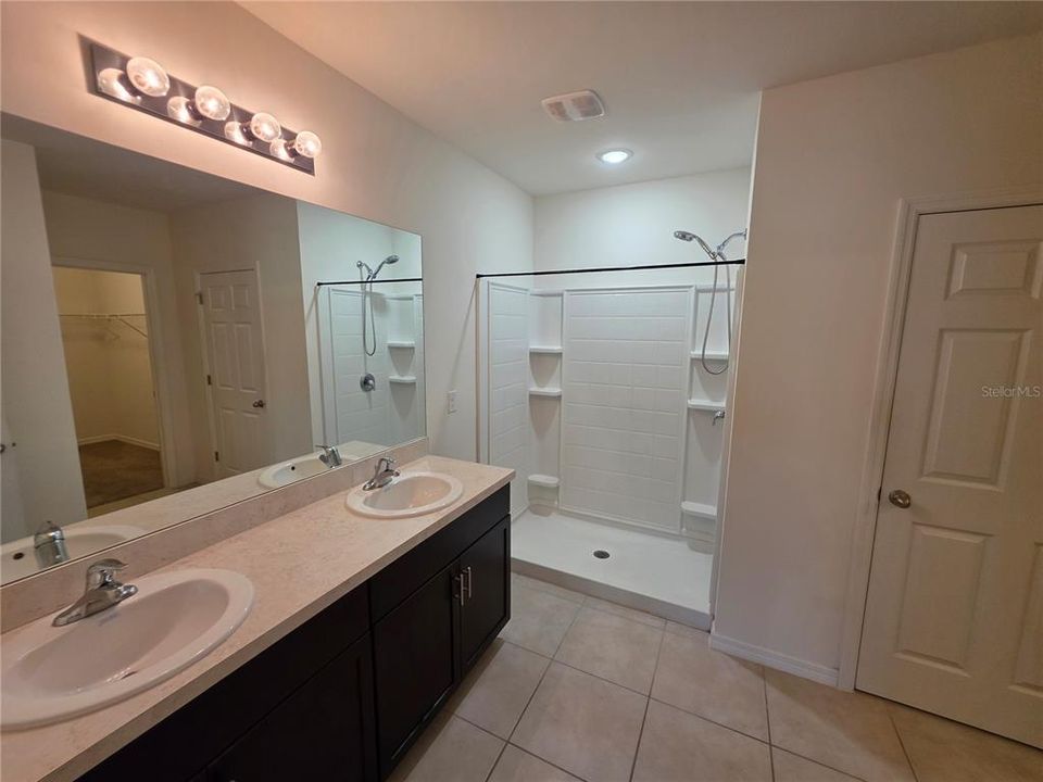 For Sale: $315,000 (4 beds, 2 baths, 1828 Square Feet)