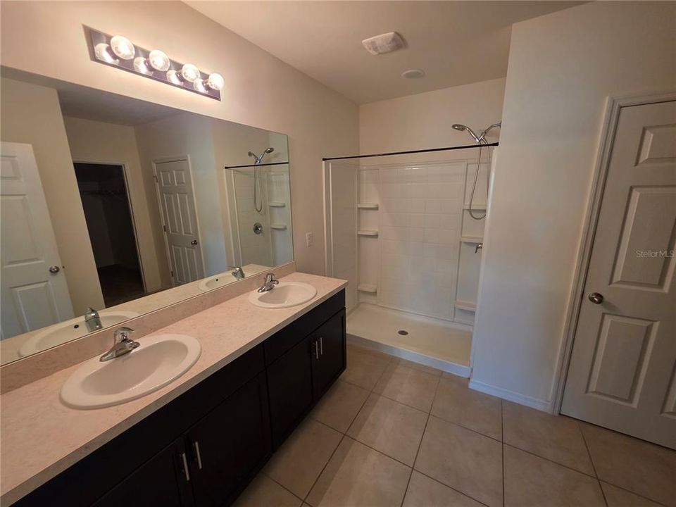 For Sale: $315,000 (4 beds, 2 baths, 1828 Square Feet)