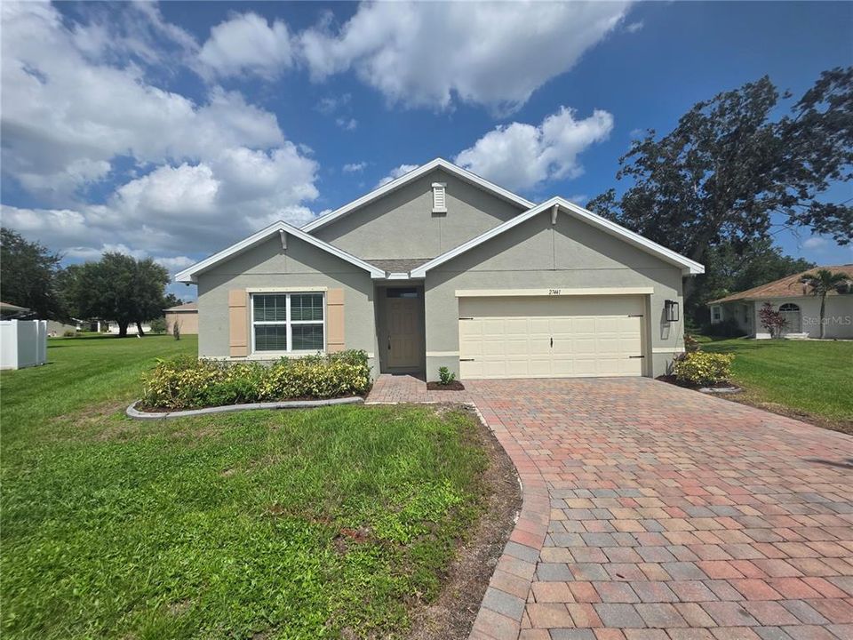 For Sale: $315,000 (4 beds, 2 baths, 1828 Square Feet)