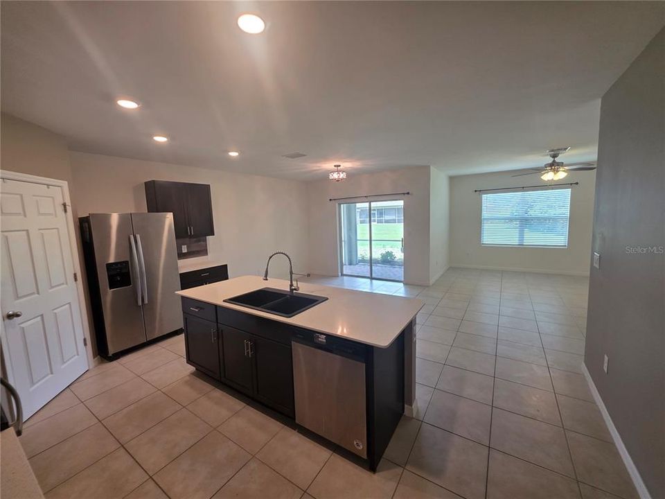 For Sale: $315,000 (4 beds, 2 baths, 1828 Square Feet)