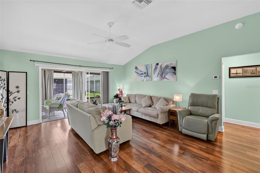 For Sale: $420,000 (3 beds, 2 baths, 1618 Square Feet)