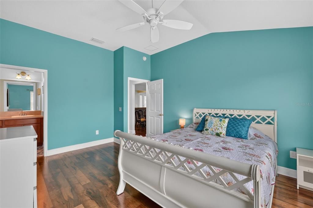 For Sale: $420,000 (3 beds, 2 baths, 1618 Square Feet)