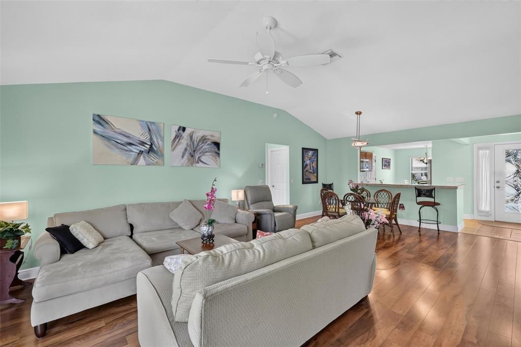 For Sale: $420,000 (3 beds, 2 baths, 1618 Square Feet)