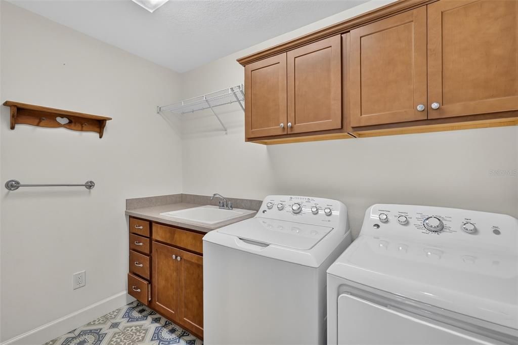 For Sale: $420,000 (3 beds, 2 baths, 1618 Square Feet)