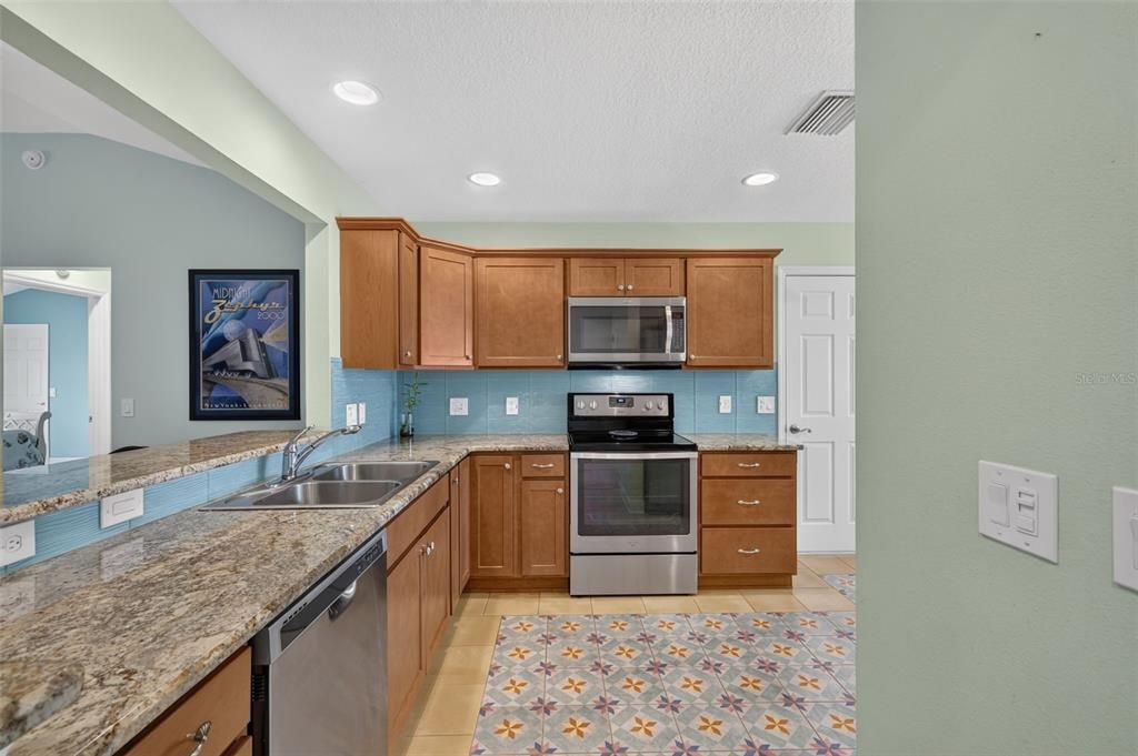 For Sale: $420,000 (3 beds, 2 baths, 1618 Square Feet)