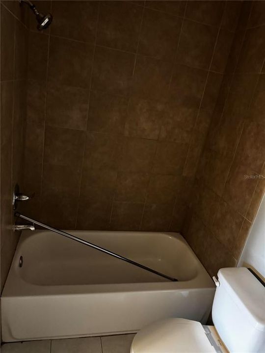For Rent: $1,350 (2 beds, 1 baths, 899 Square Feet)