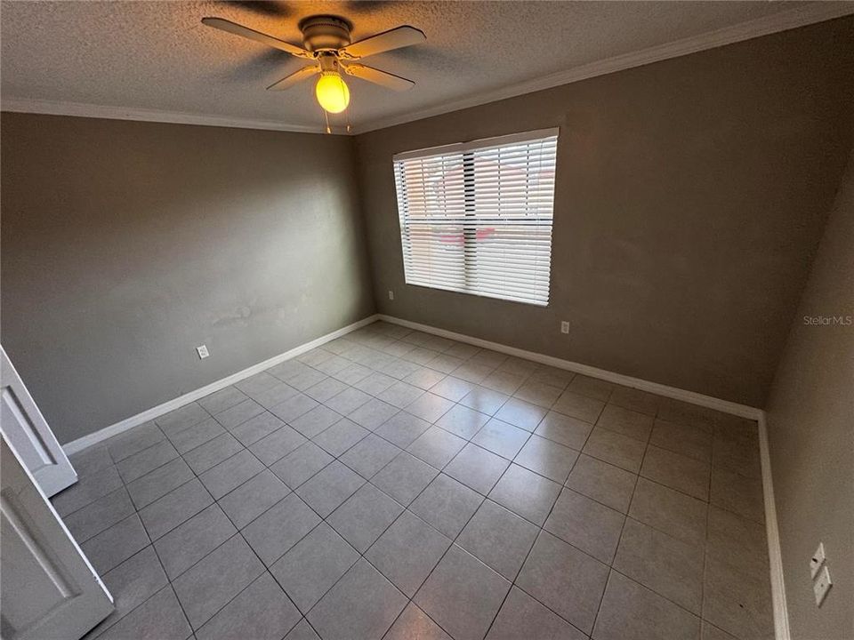 For Rent: $1,350 (2 beds, 1 baths, 899 Square Feet)