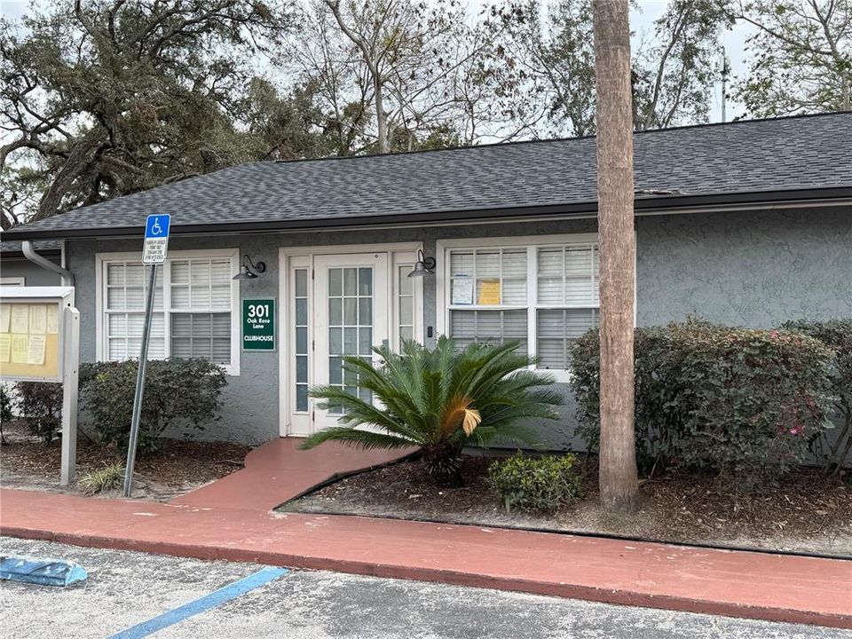 For Rent: $1,350 (2 beds, 1 baths, 899 Square Feet)