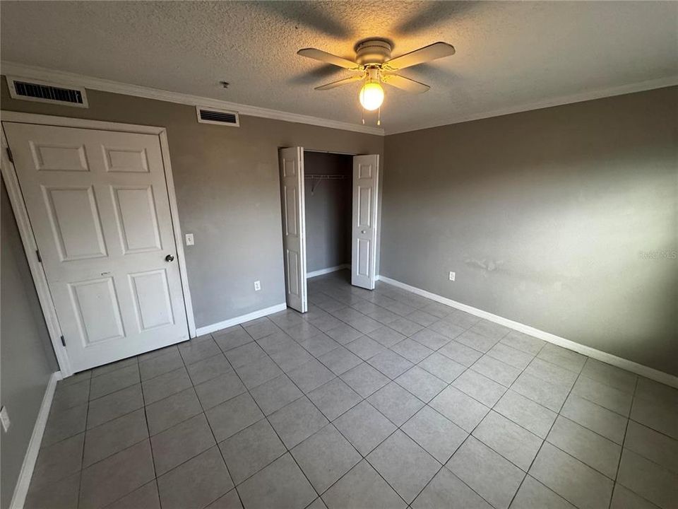 For Rent: $1,350 (2 beds, 1 baths, 899 Square Feet)