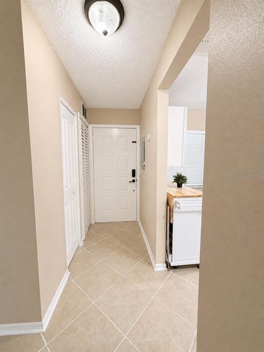 For Rent: $2,100 (0 beds, 2 baths, 835 Square Feet)