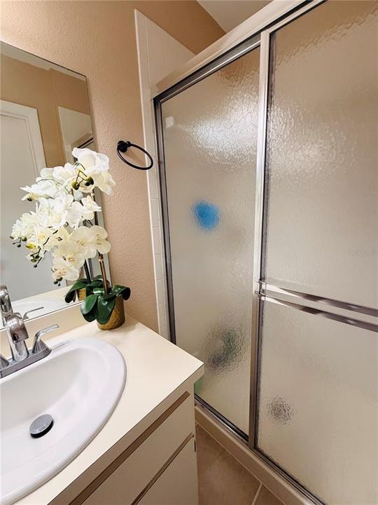 For Rent: $2,100 (0 beds, 2 baths, 835 Square Feet)