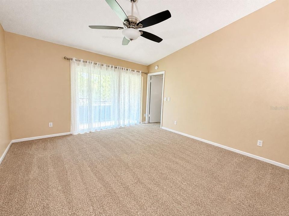 For Rent: $2,100 (0 beds, 2 baths, 835 Square Feet)