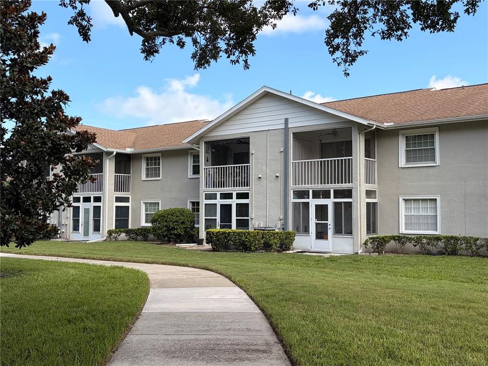 For Rent: $2,100 (0 beds, 2 baths, 835 Square Feet)