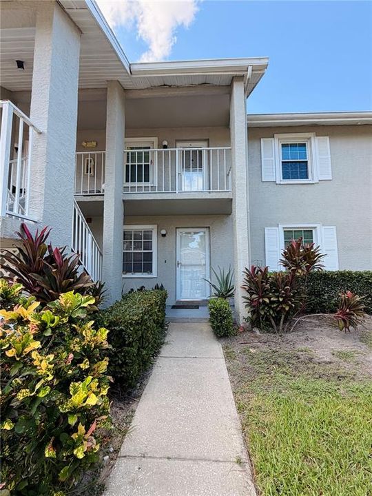 For Rent: $2,100 (0 beds, 2 baths, 835 Square Feet)