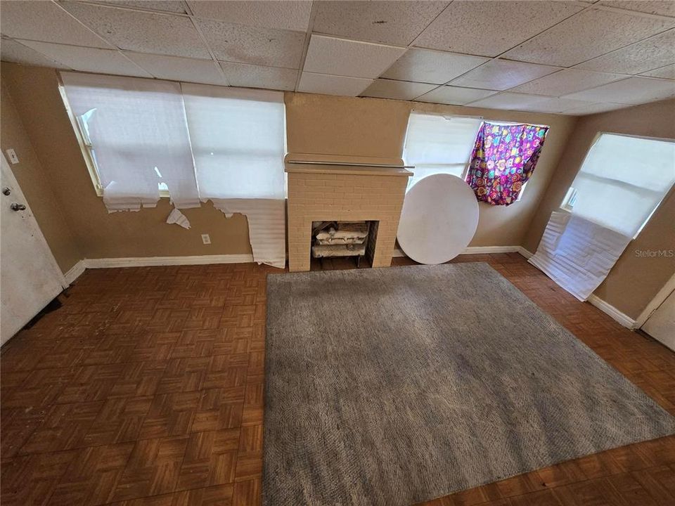 For Sale: $195,000 (3 beds, 1 baths, 1432 Square Feet)