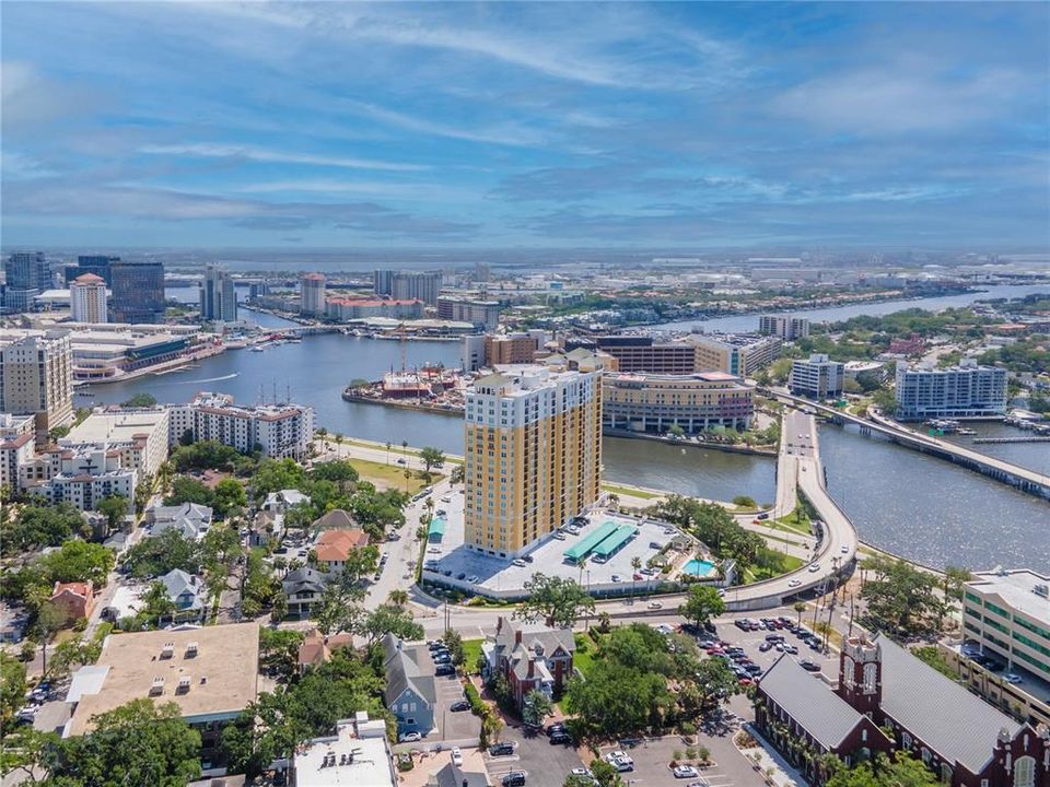 For Sale: $835,000 (2 beds, 2 baths, 1453 Square Feet)