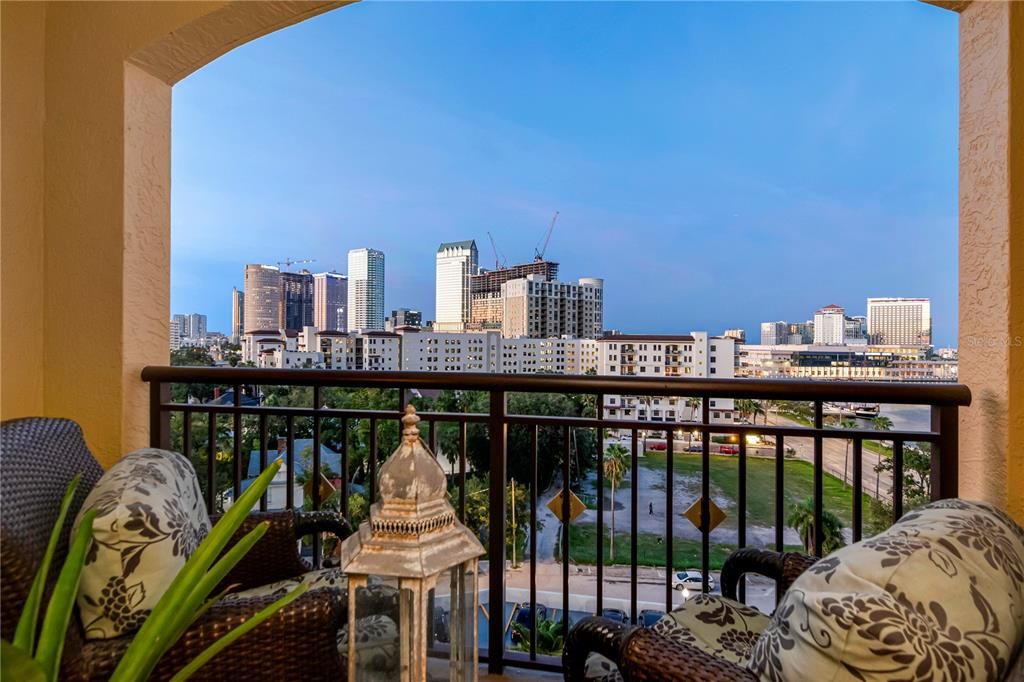 For Sale: $835,000 (2 beds, 2 baths, 1453 Square Feet)