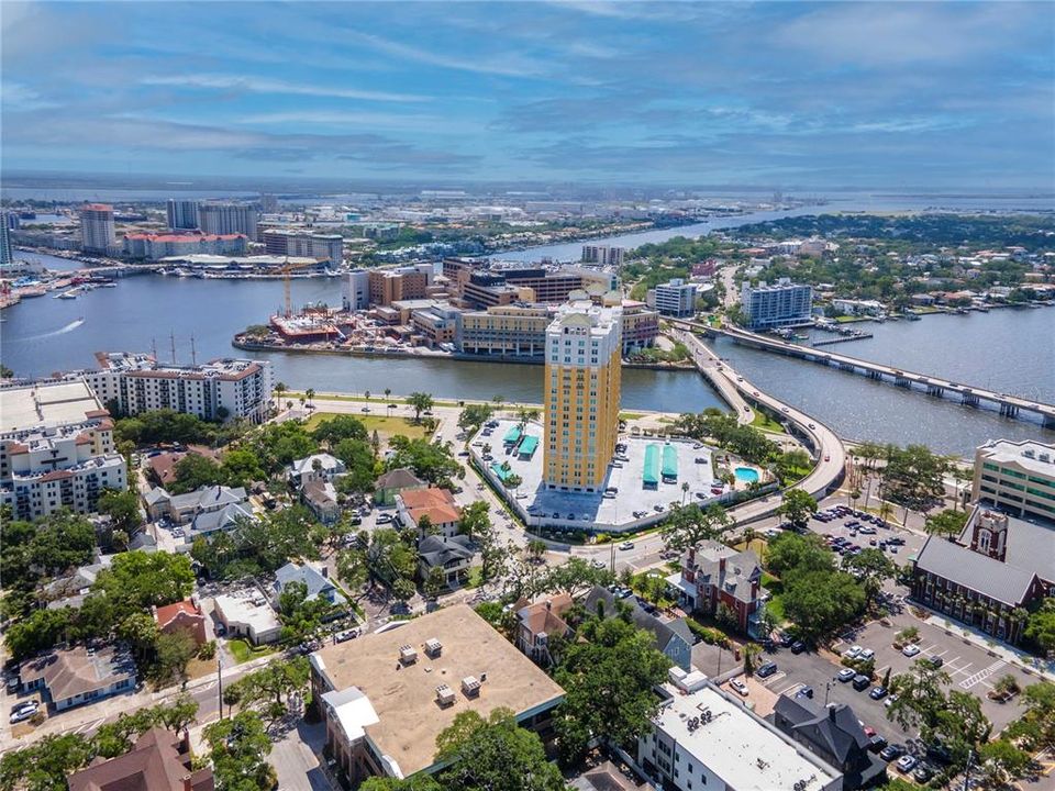 For Sale: $835,000 (2 beds, 2 baths, 1453 Square Feet)