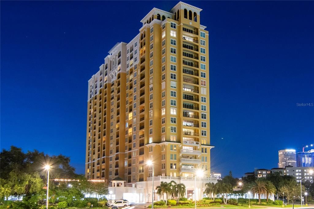 For Sale: $835,000 (2 beds, 2 baths, 1453 Square Feet)