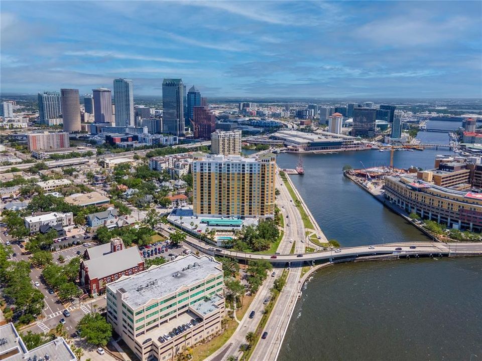 For Sale: $835,000 (2 beds, 2 baths, 1453 Square Feet)