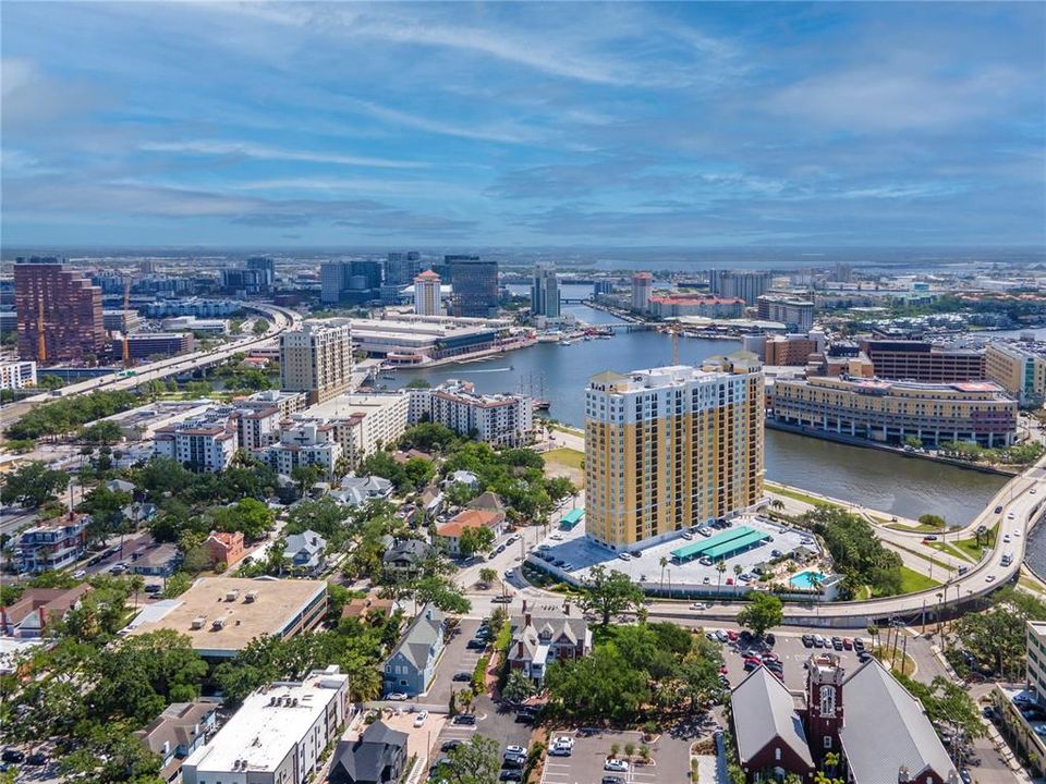 For Sale: $835,000 (2 beds, 2 baths, 1453 Square Feet)