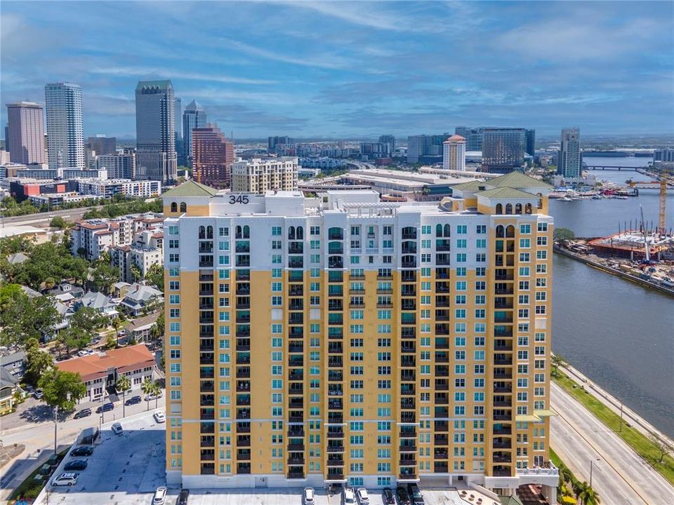 For Sale: $835,000 (2 beds, 2 baths, 1453 Square Feet)