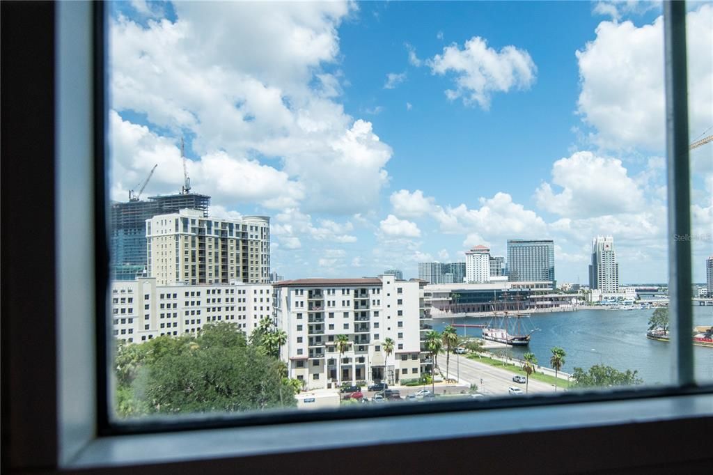 For Sale: $835,000 (2 beds, 2 baths, 1453 Square Feet)