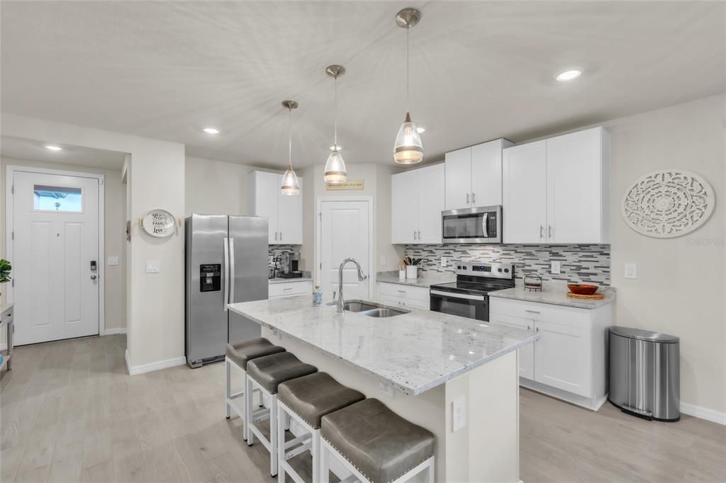 For Sale: $495,000 (3 beds, 2 baths, 1704 Square Feet)