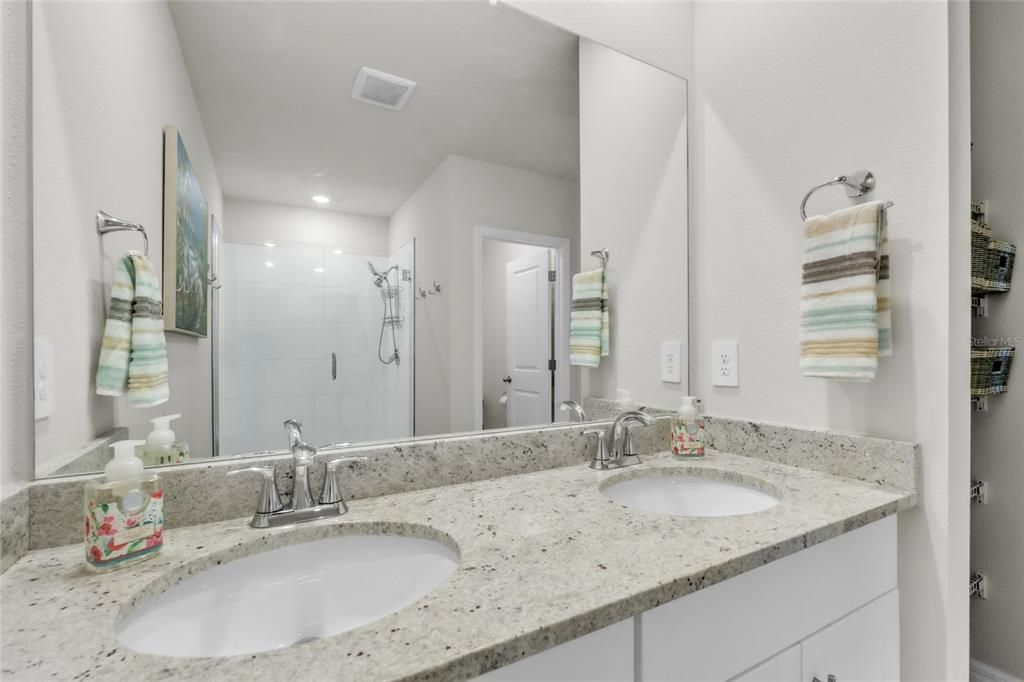 For Sale: $495,000 (3 beds, 2 baths, 1704 Square Feet)