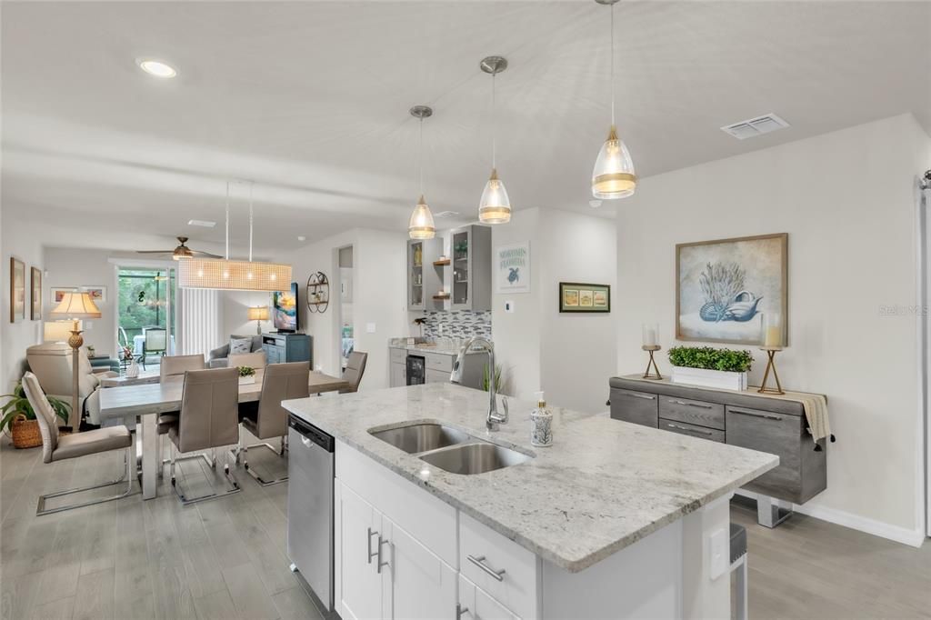 For Sale: $495,000 (3 beds, 2 baths, 1704 Square Feet)