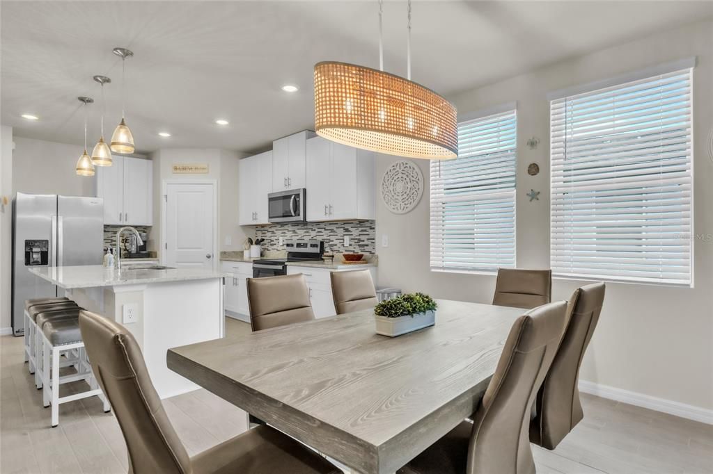 For Sale: $495,000 (3 beds, 2 baths, 1704 Square Feet)