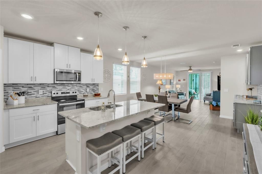 For Sale: $495,000 (3 beds, 2 baths, 1704 Square Feet)
