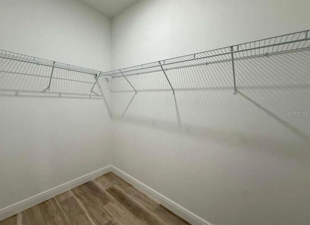 В аренду: $2,200 (4 спален, 2 ванн, 1833 Квадратных фут)