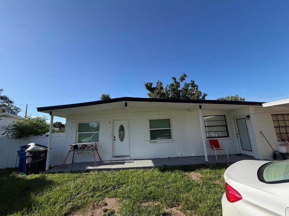 Activo con contrato: $365,000 (3 camas, 1 baños, 1263 Pies cuadrados)