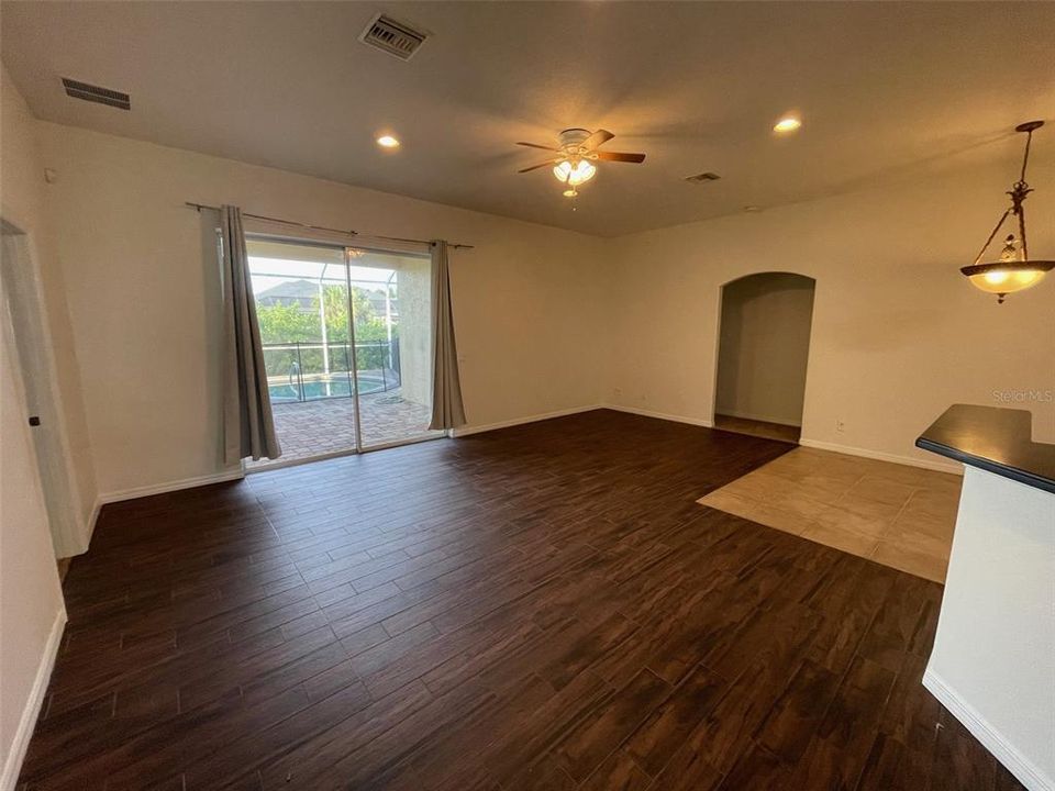 For Sale: $419,000 (4 beds, 3 baths, 2321 Square Feet)