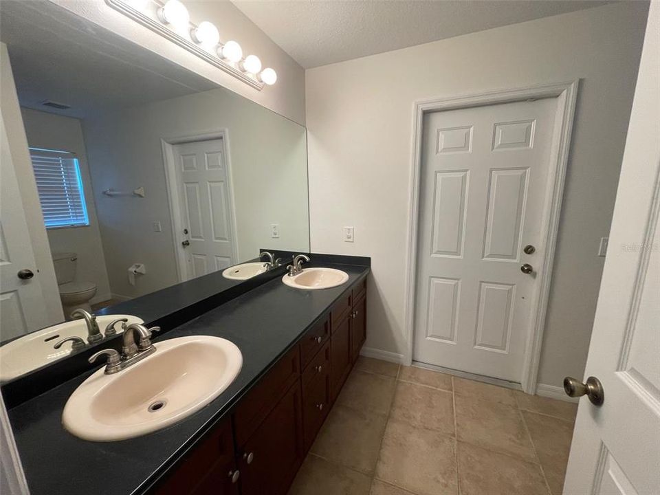 For Sale: $419,000 (4 beds, 3 baths, 2321 Square Feet)
