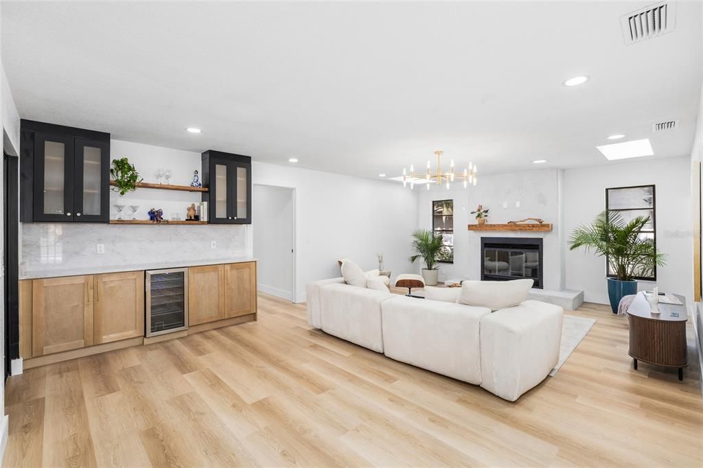 Active With Contract: $775,000 (4 beds, 2 baths, 2100 Square Feet)