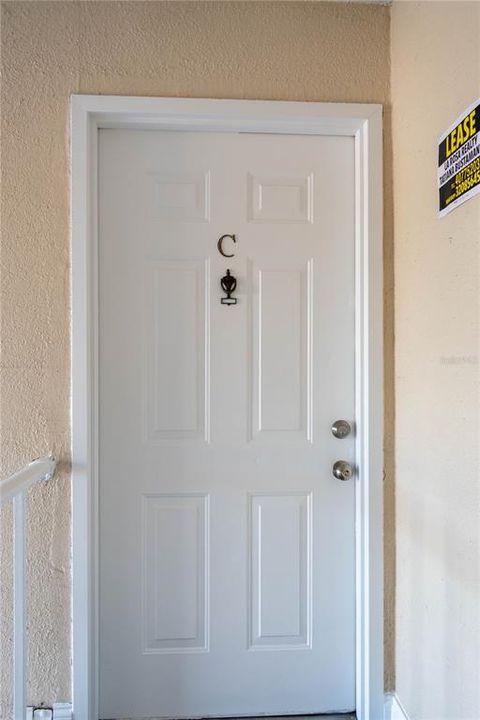 For Rent: $1,800 (3 beds, 2 baths, 889 Square Feet)