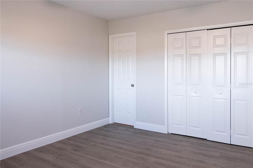 For Rent: $1,800 (3 beds, 2 baths, 889 Square Feet)