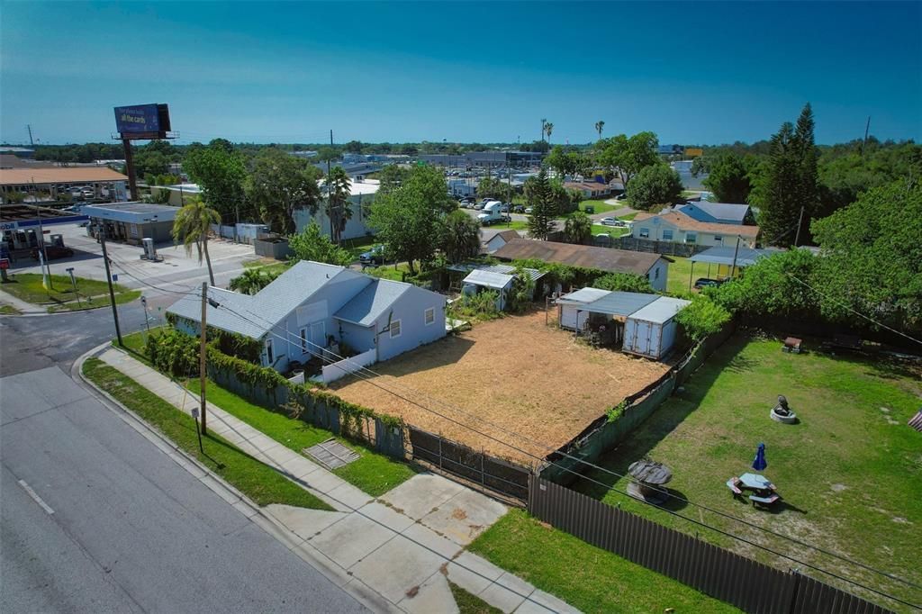 Activo con contrato: $185,000 (0.11 acres)