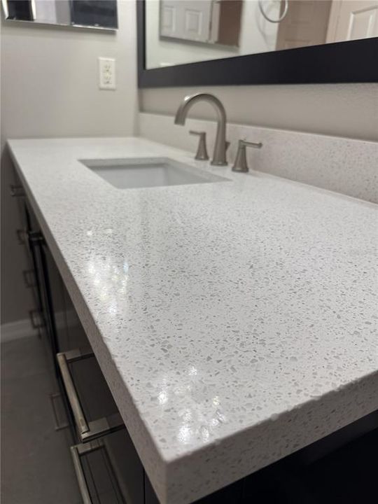 For Sale: $219,900 (2 beds, 1 baths, 1146 Square Feet)