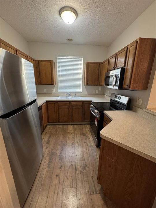For Sale: $219,900 (2 beds, 1 baths, 1146 Square Feet)