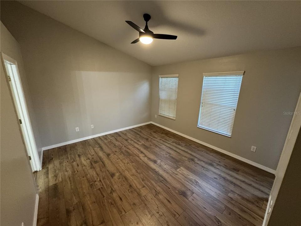 For Sale: $219,900 (2 beds, 1 baths, 1146 Square Feet)