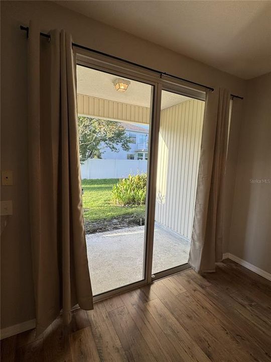 For Sale: $219,900 (2 beds, 1 baths, 1146 Square Feet)