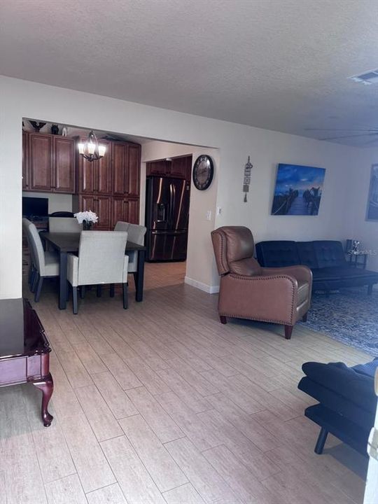 В аренду: $1,999 (2 спален, 2 ванн, 1079 Квадратных фут)