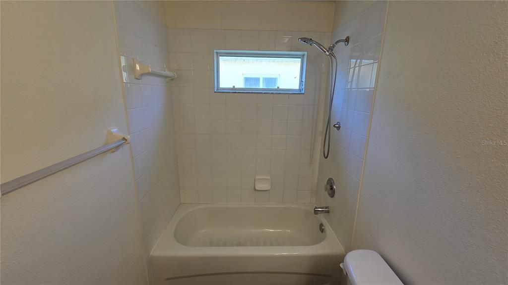 For Sale: $305,000 (3 beds, 2 baths, 1377 Square Feet)