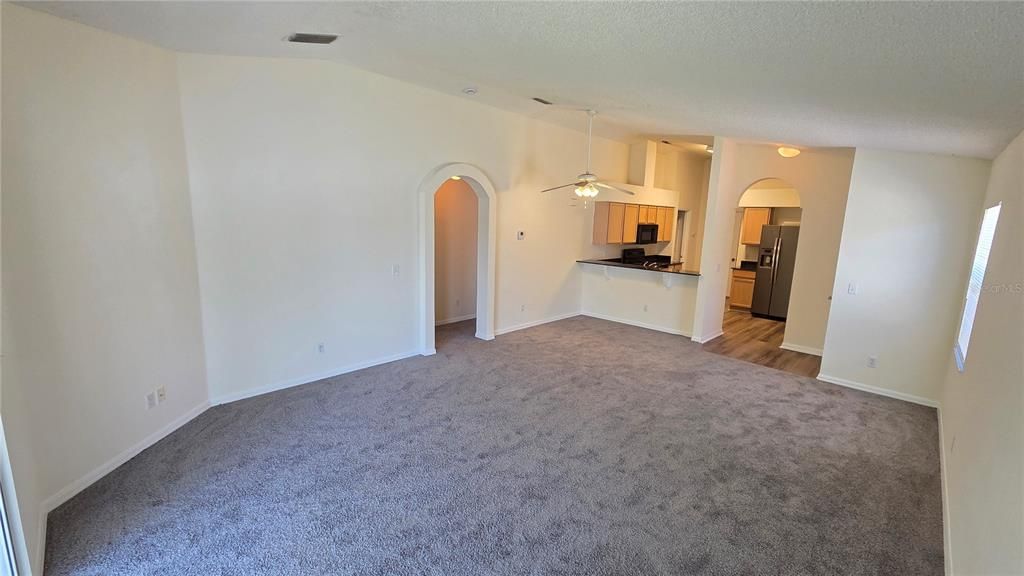 For Sale: $305,000 (3 beds, 2 baths, 1377 Square Feet)