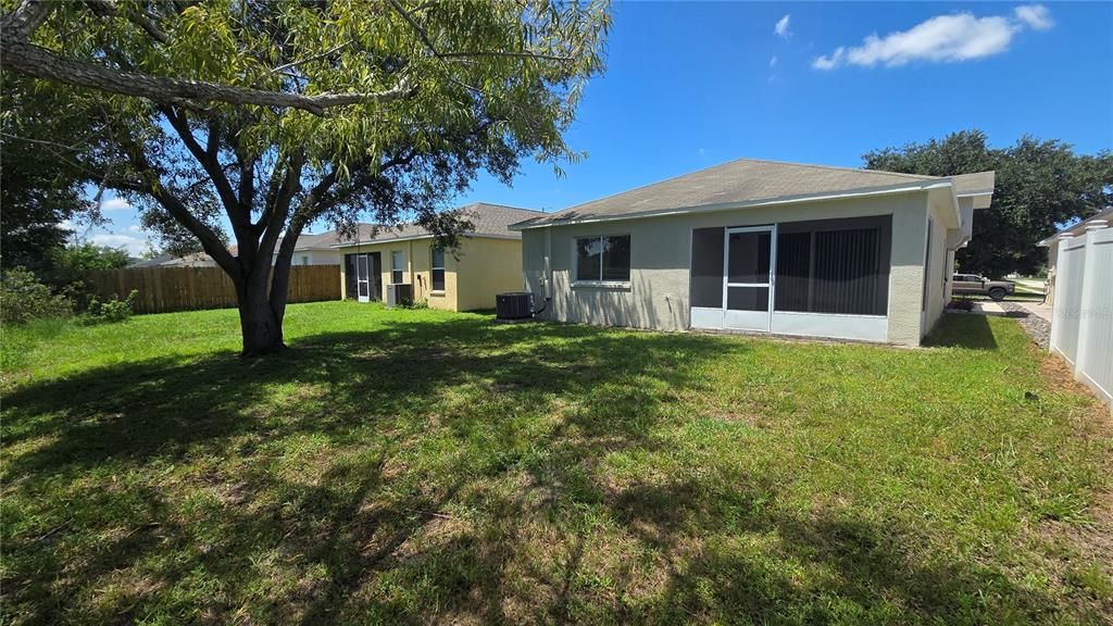 For Sale: $305,000 (3 beds, 2 baths, 1377 Square Feet)