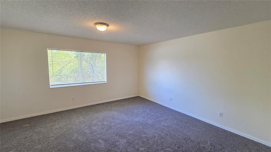 For Sale: $305,000 (3 beds, 2 baths, 1377 Square Feet)