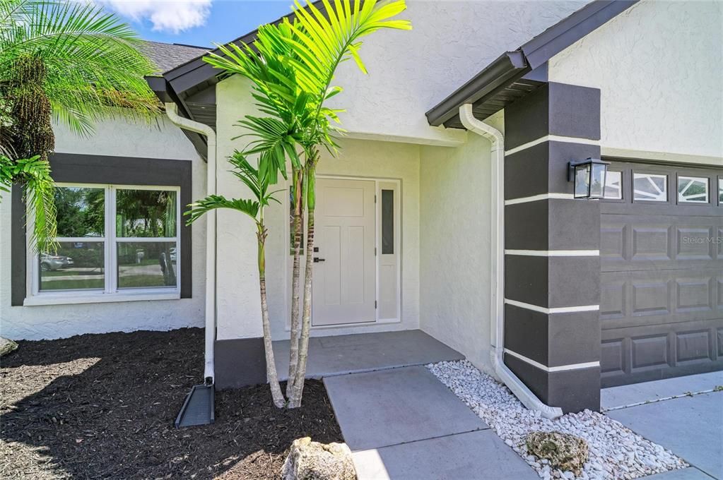 For Sale: $529,000 (5 beds, 2 baths, 1973 Square Feet)